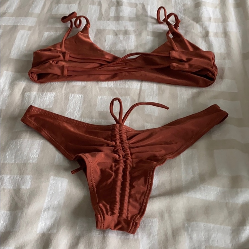 Bikini - Picture 2 of 2